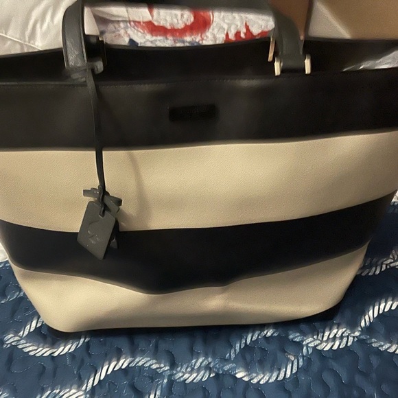Kate Spade Purse - Picture 1 of 10